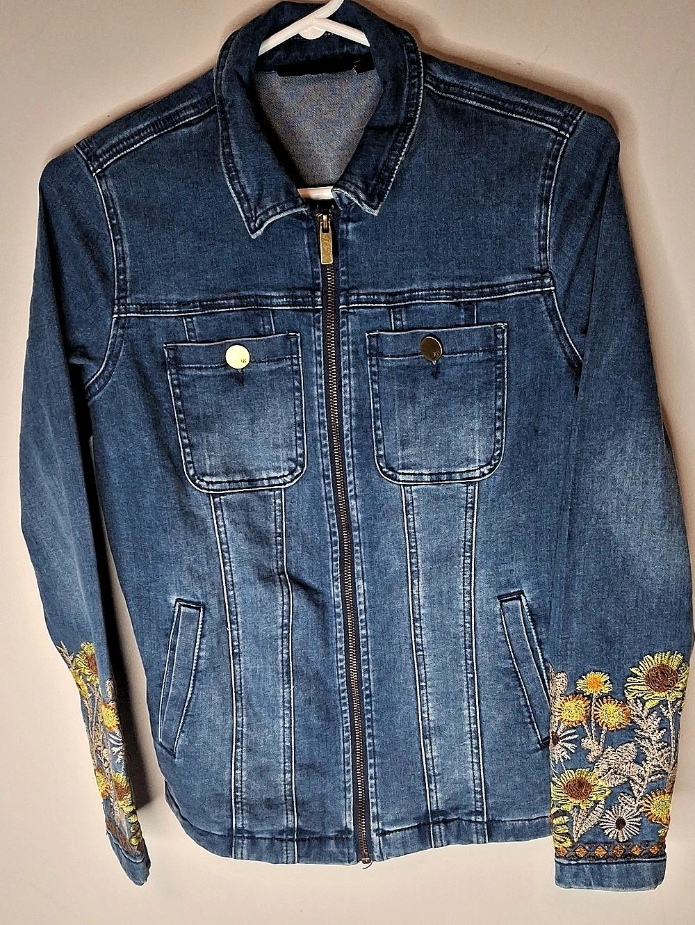 D2 by David Dubois Floral Embroidered Denim Jacket Size XS Like New